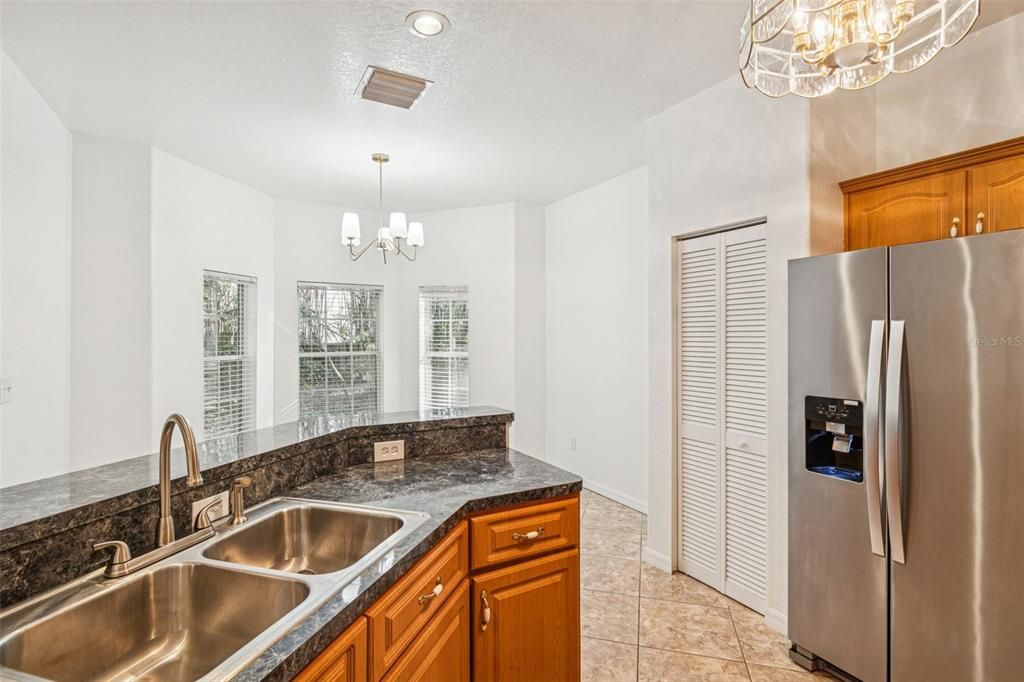 Chandelier, Interior, Kitchen