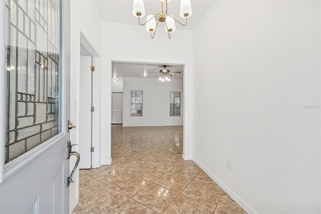 Empty room, Interior, Pendant Lights