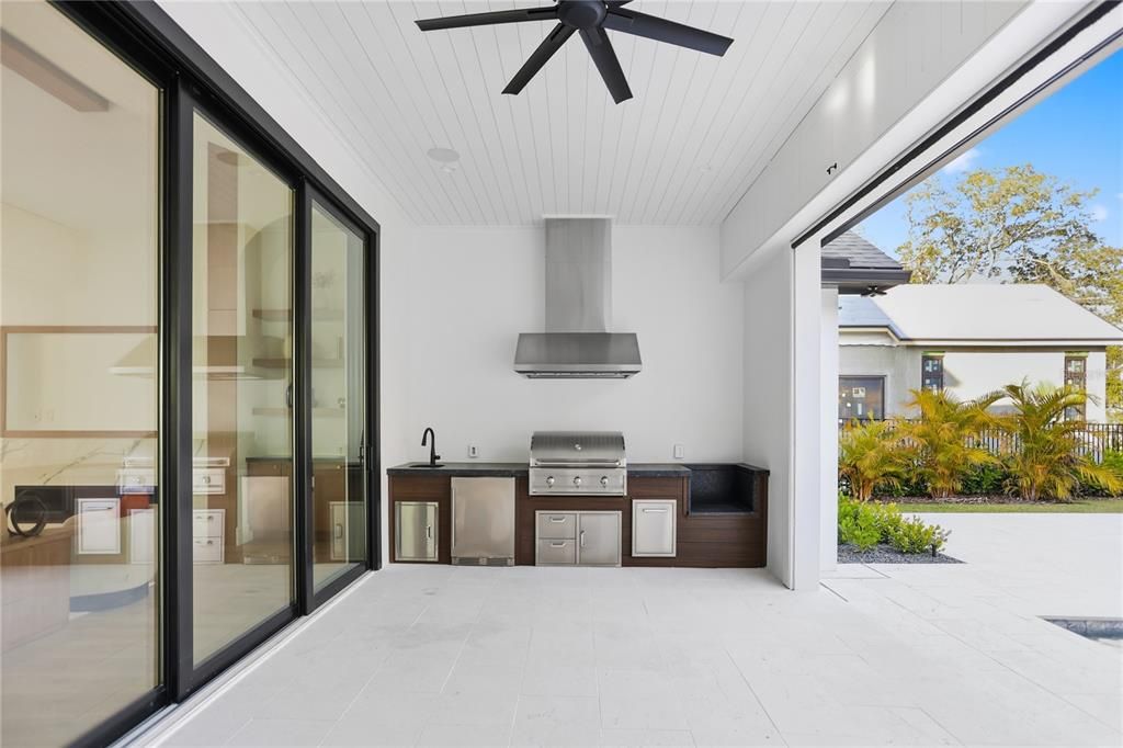 Exterior, Outdoor Kitchen