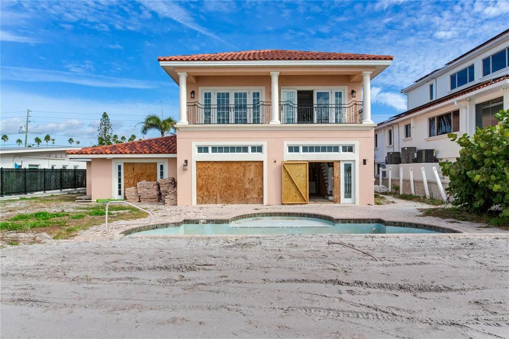 Exterior, Facade, Pool, Mediterranean