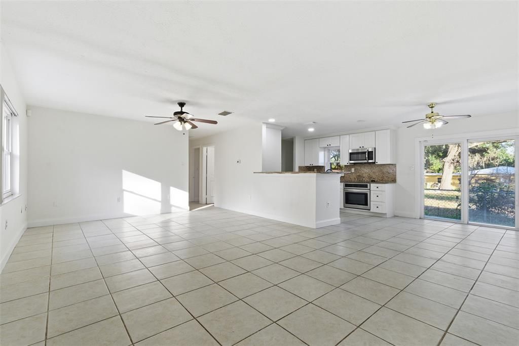 Empty room, Interior, Kitchen, Recessed Lighting