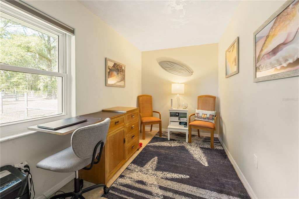 Home Office, Interior