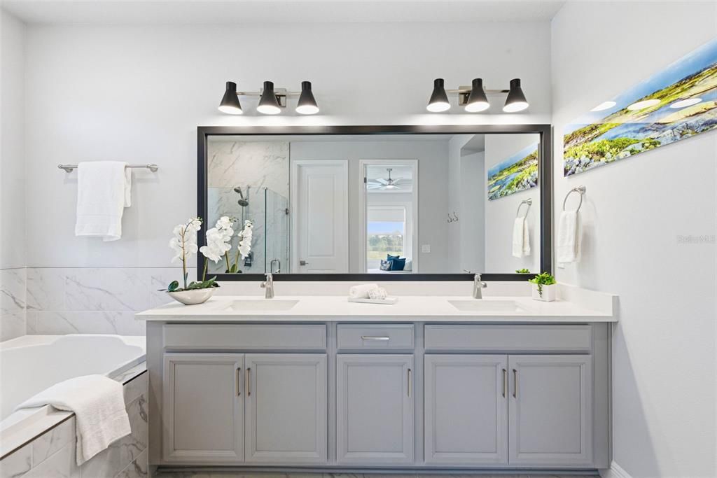 Bathroom, Dual Sink Vanities, Interior