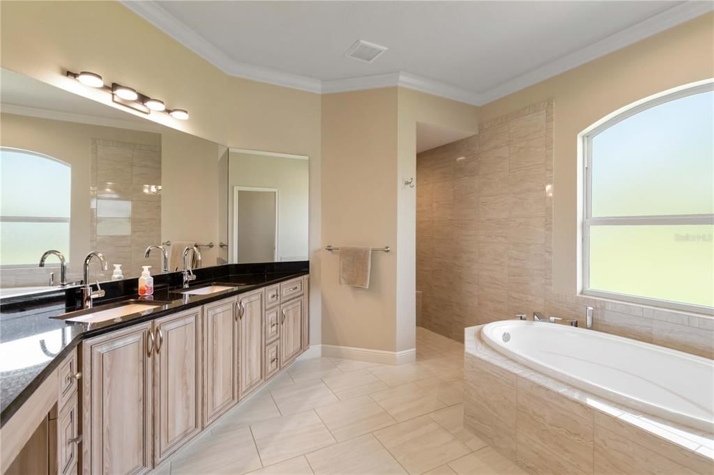 Bathroom, Dual Sink Vanities, Interior