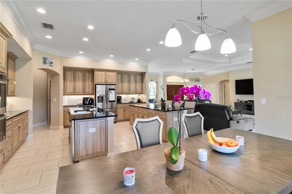Dining room, Interior, Kitchen, Pendant Lights, Recessed Lighting, Stainless Steel Appliances
