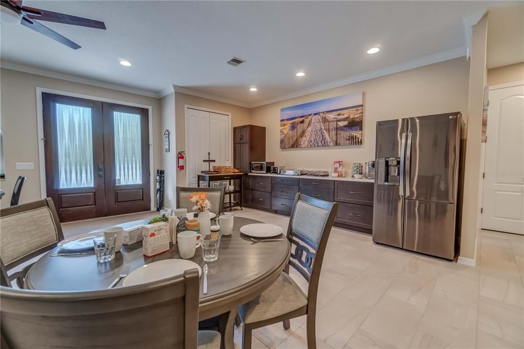 Dining room, Interior, Kitchen, Recessed Lighting, Stainless Steel Appliances