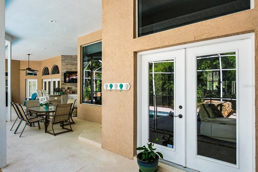 Dining room, Interior, Recessed Lighting