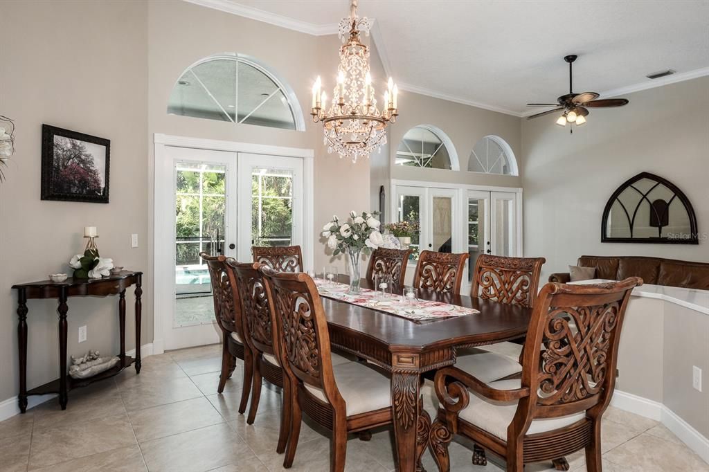 Chandelier, Dining room, Interior