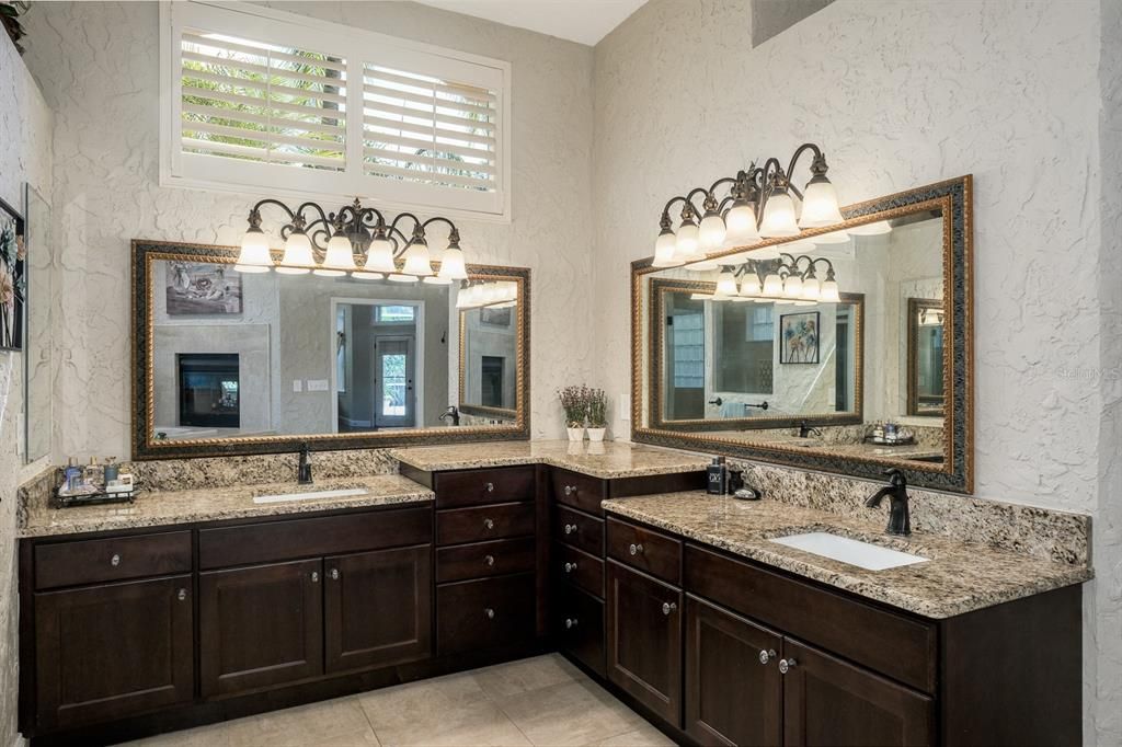 Bathroom, Dual Sink Vanities, Interior