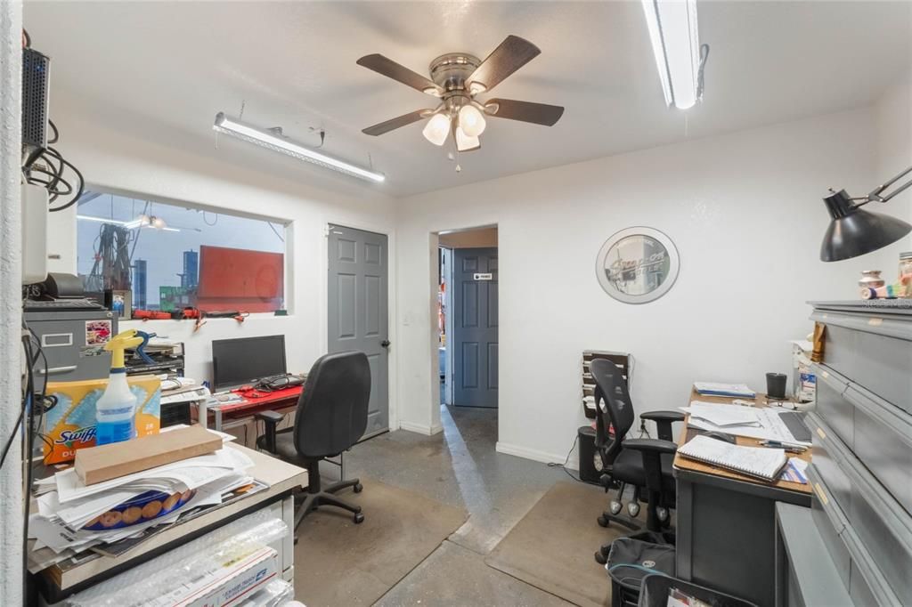 Home Office, Interior