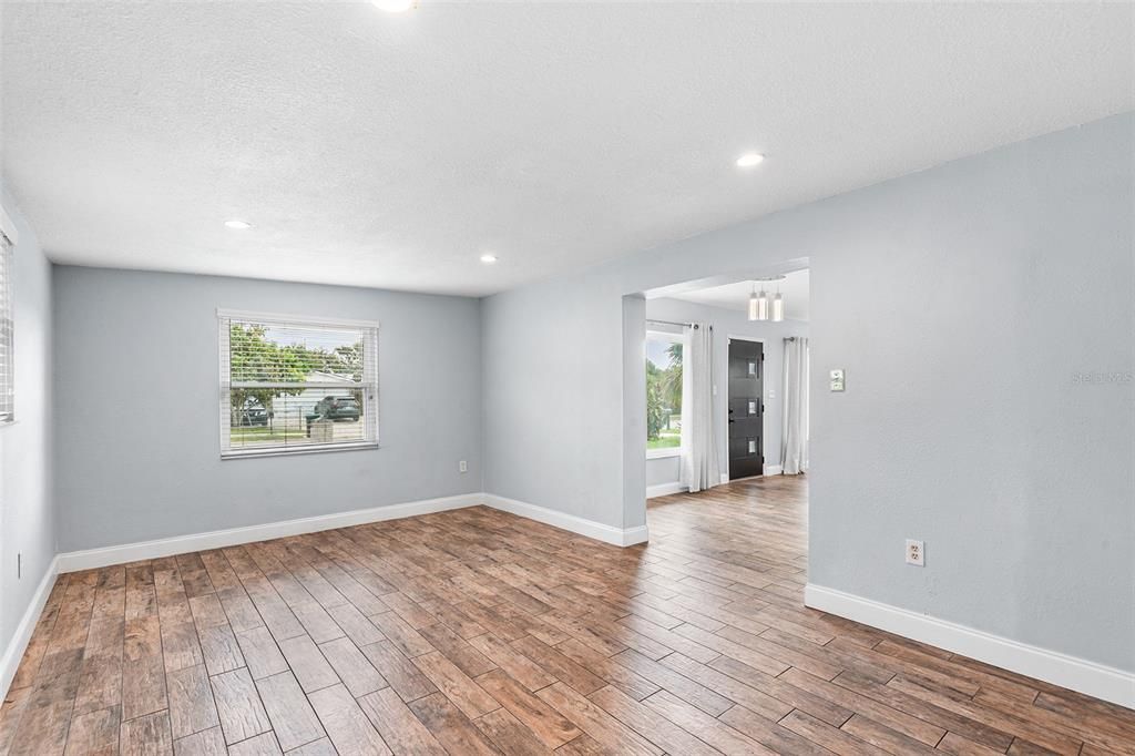 Empty room, Interior, Recessed Lighting, Wood Texture Flooring