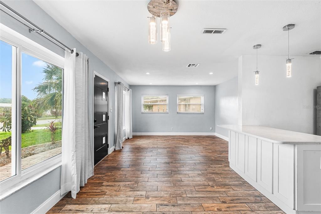 Interior, Pendant Lights, Recessed Lighting, Wood Texture Flooring