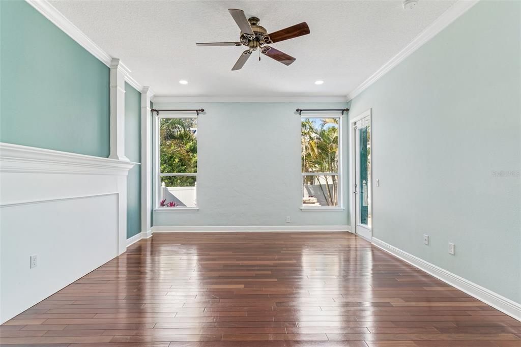 Empty room, Interior, Recessed Lighting, Wood Texture Flooring