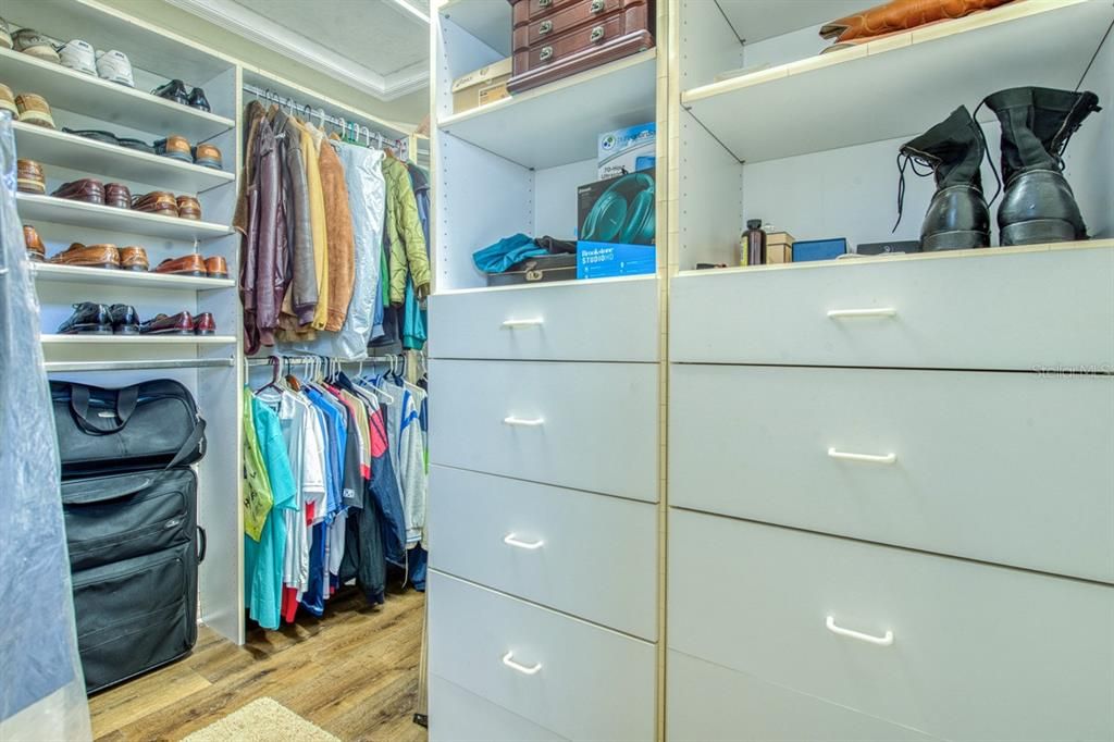 Interior, Walk-in Closets, Wood Texture Flooring