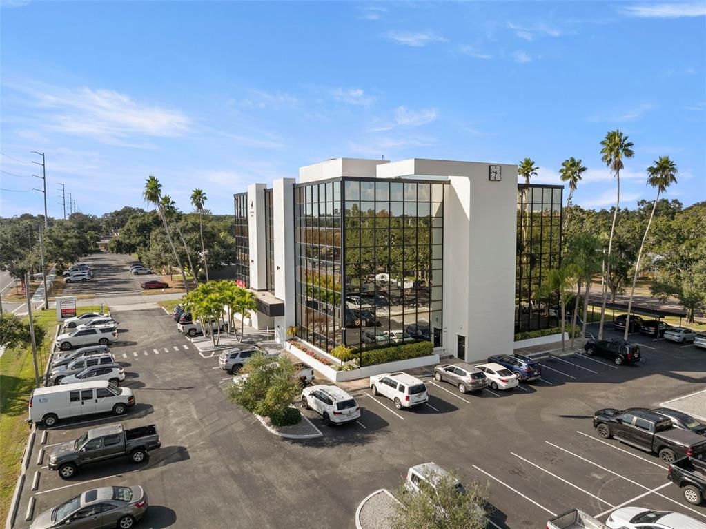 Exterior, Facade, Modern