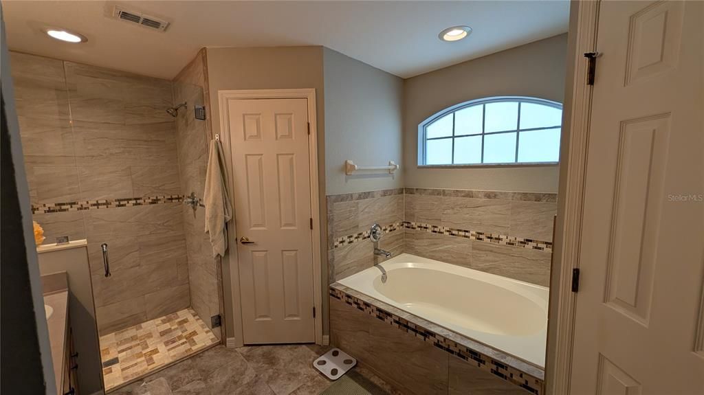 Bathroom, Interior, Marble Walls, Recessed Lighting