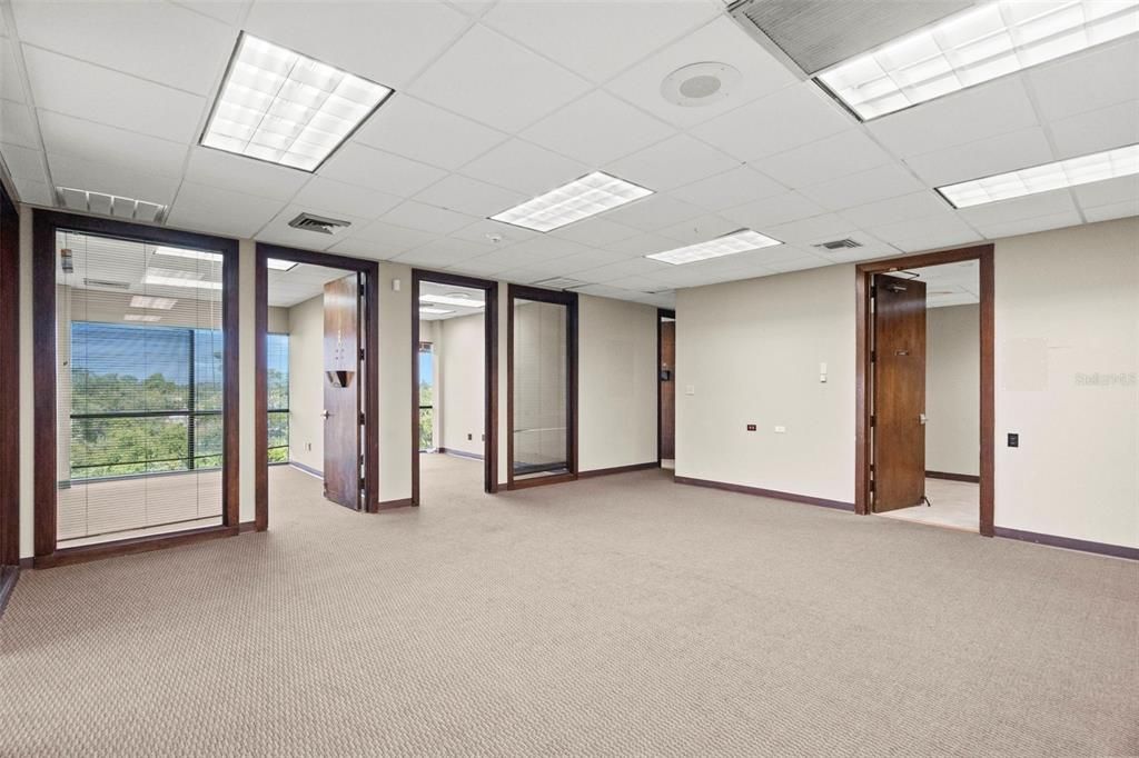 Empty room, Interior, Recessed Lighting