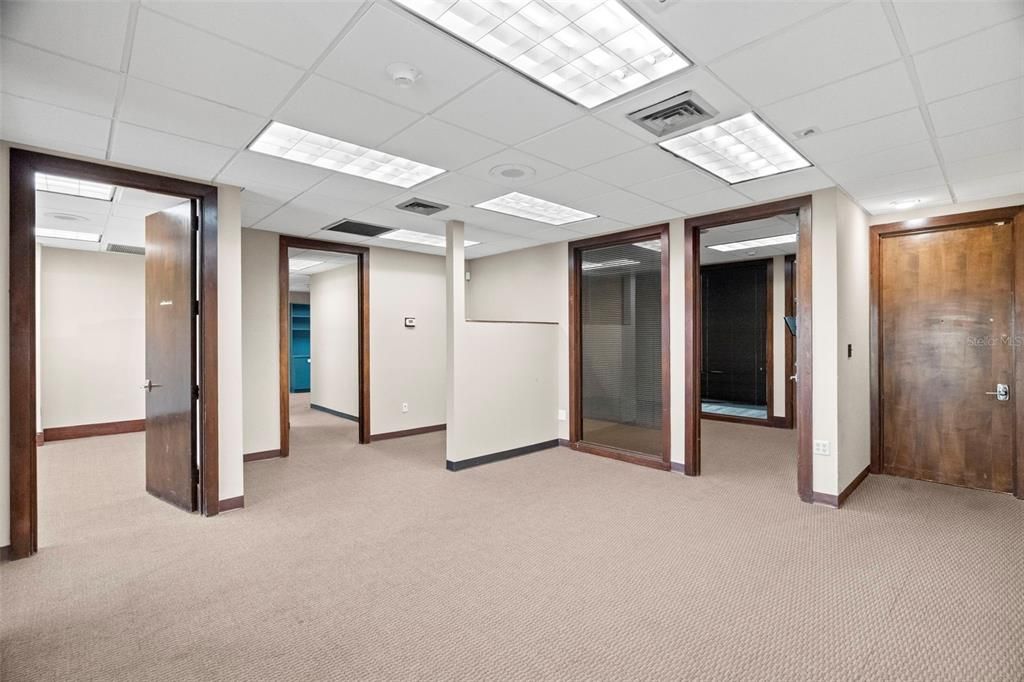 Empty room, Interior, Recessed Lighting