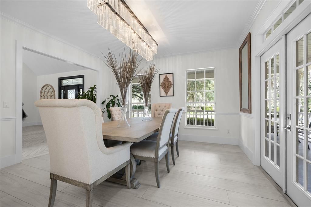 Chandelier, Dining room, Interior