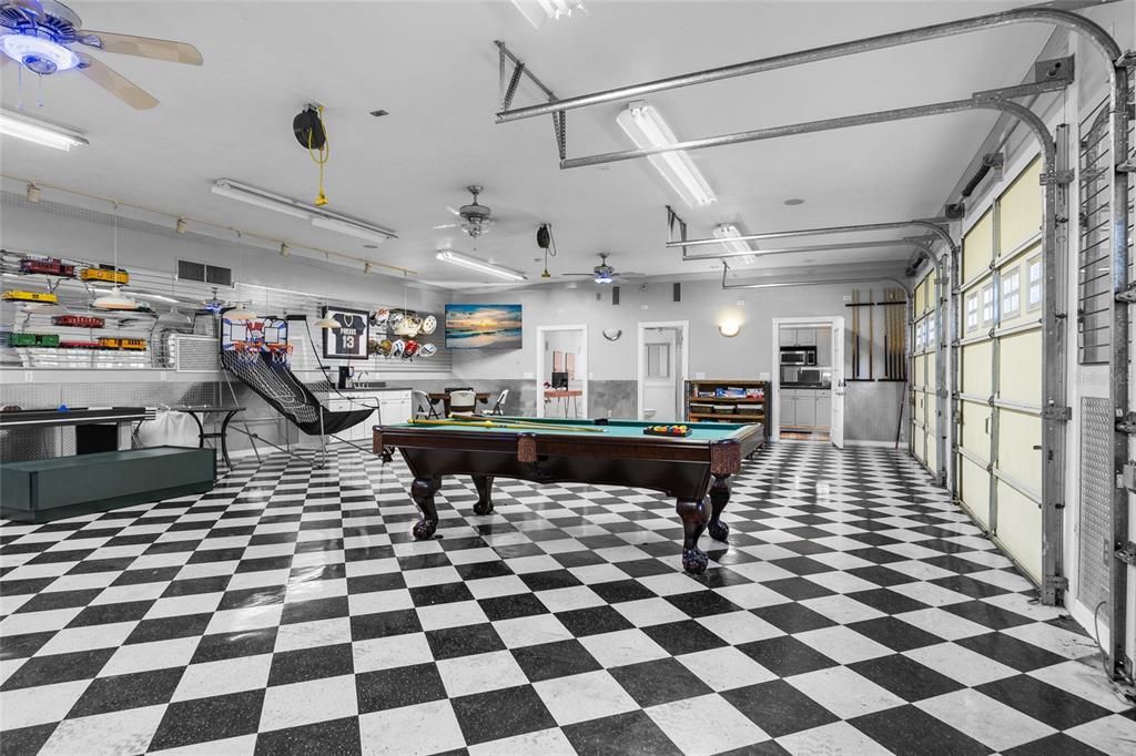 Billiard Table, Game Room, Interior