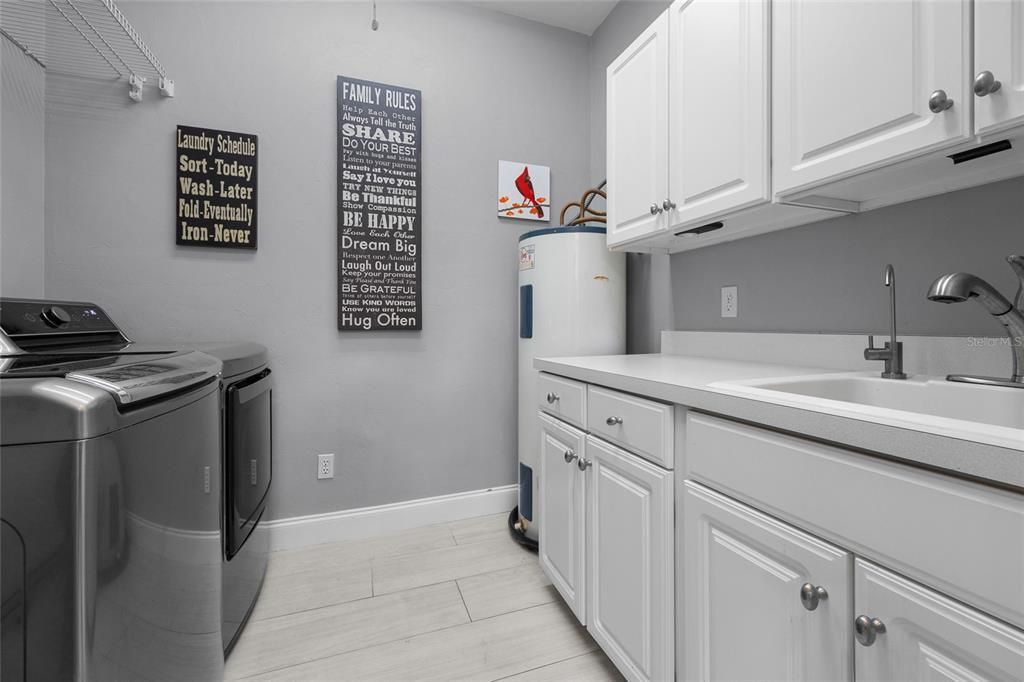 Interior, Washer, Wood Texture Flooring