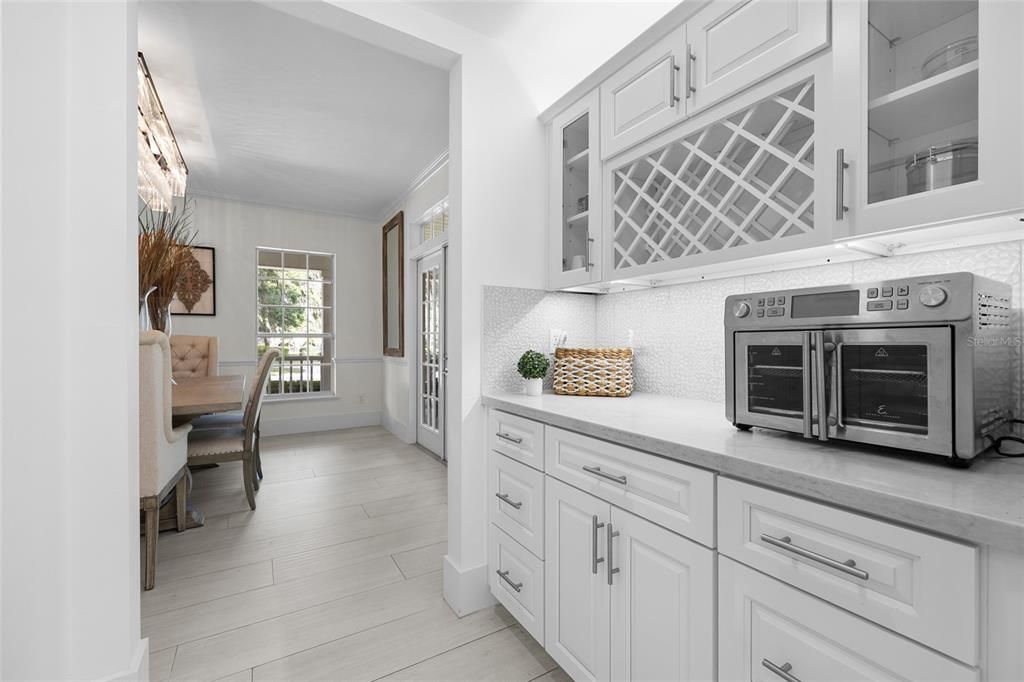 Dining room, Interior, Kitchen, Stainless Steel Appliances, Wood Texture Flooring