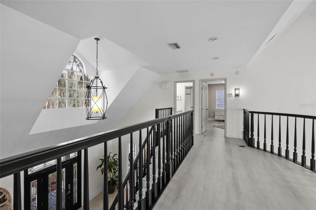 Interior, Pendant Lights, Recessed Lighting, Wood Texture Flooring