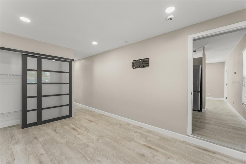 Empty room, Interior, Recessed Lighting, Wood Texture Flooring