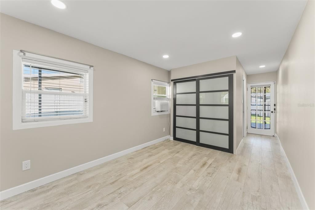 Empty room, Interior, Recessed Lighting, Wood Texture Flooring