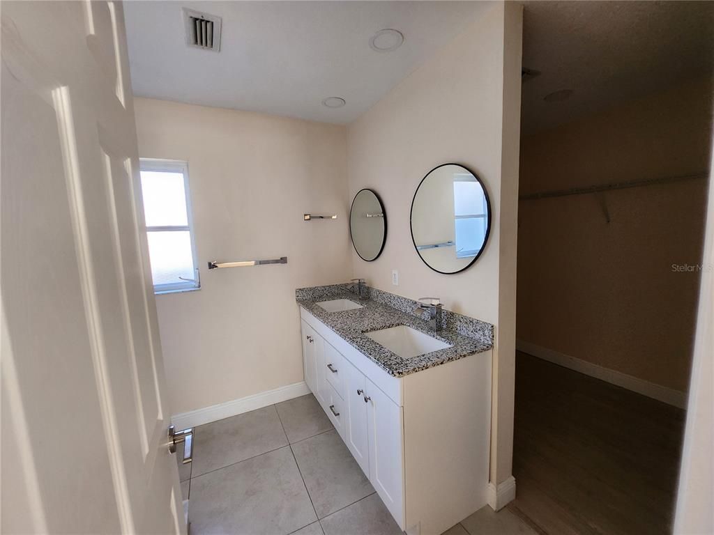 Bathroom, Dual Sink Vanities, Interior
