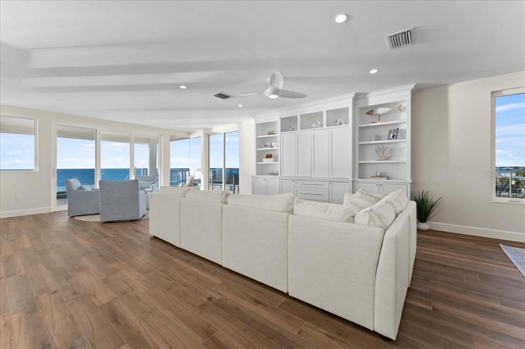 Interior, Living room, Recessed Lighting, Water, Wood Texture Flooring