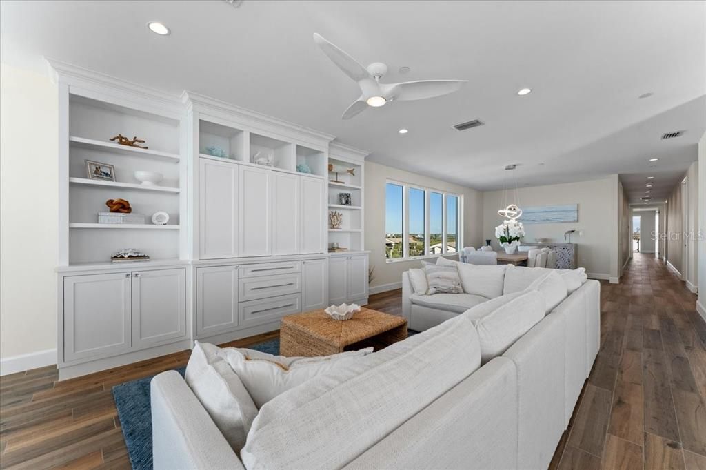 Interior, Living room, Pendant Lights, Recessed Lighting, Wood Texture Flooring