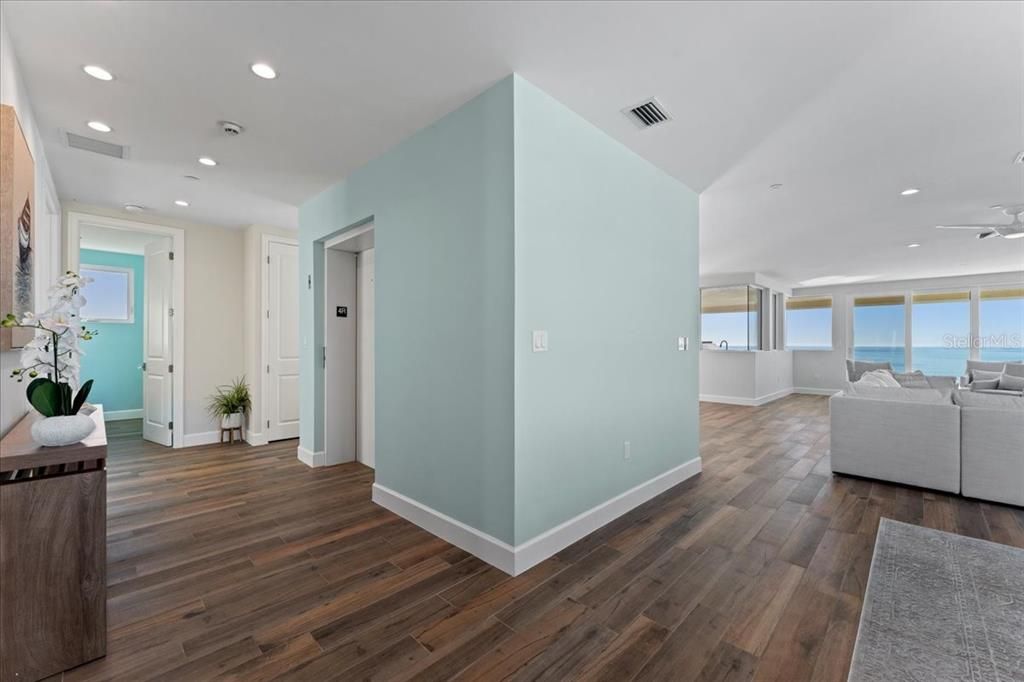 Interior, Recessed Lighting, Water, Wood Texture Flooring