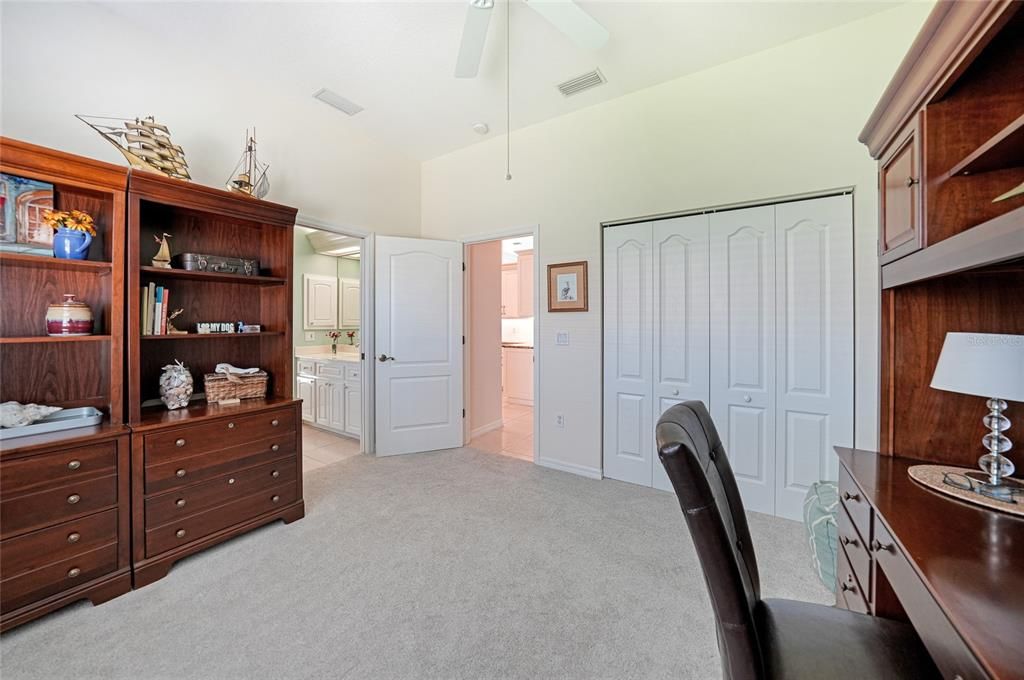 Home Office, Interior