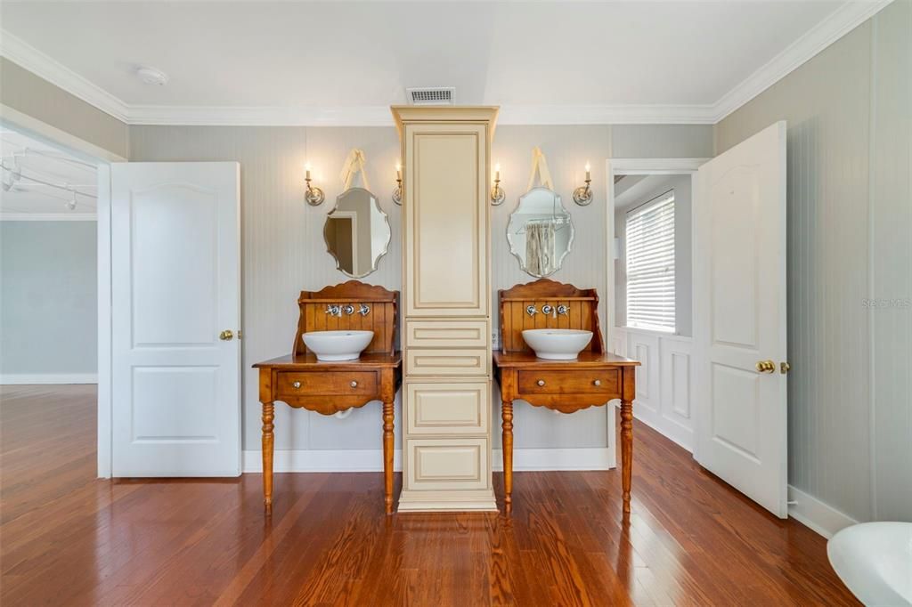 Bathroom, Interior, Wood Texture Flooring