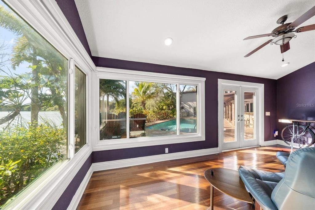 Interior, Recessed Lighting, Sun Room, Wood Texture Flooring