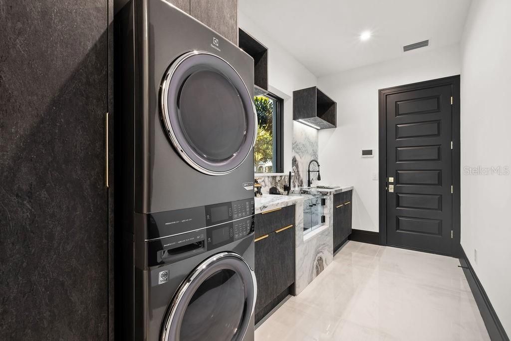 Interior, Recessed Lighting, Washer