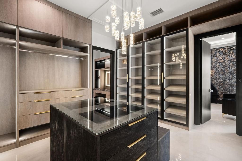 Interior, Pendant Lights, Walk-in Closets