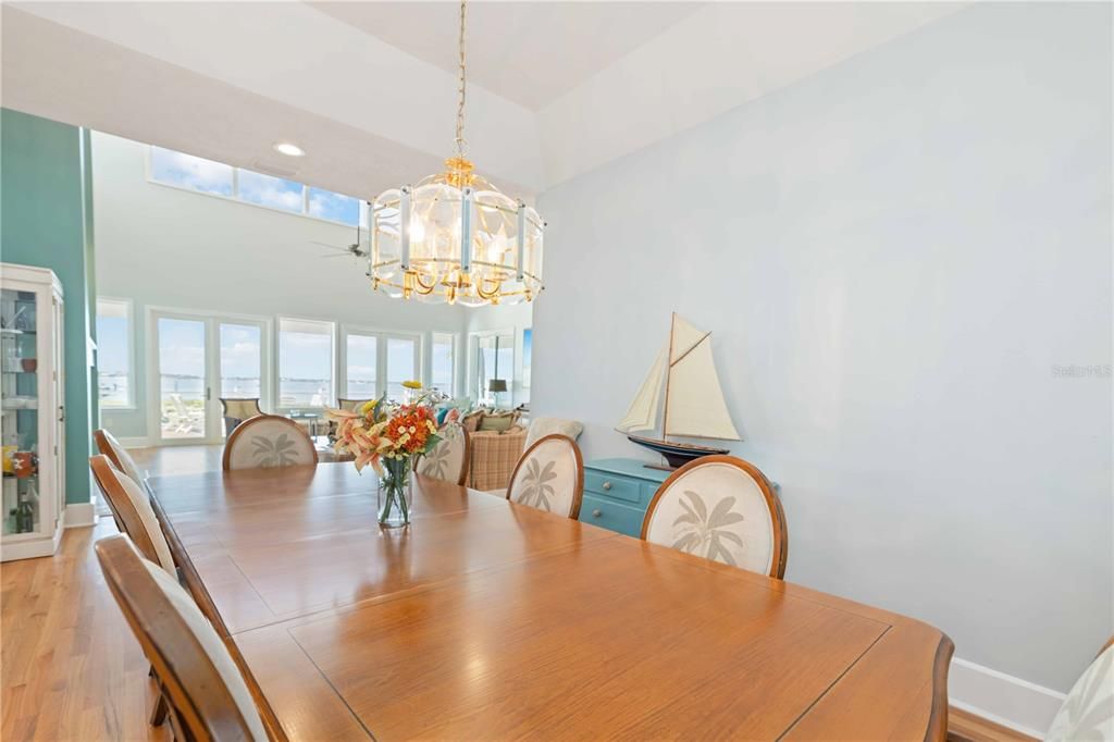Chandelier, Dining room, Interior, Pendant Lights, Recessed Lighting, Water, Wood Texture Flooring