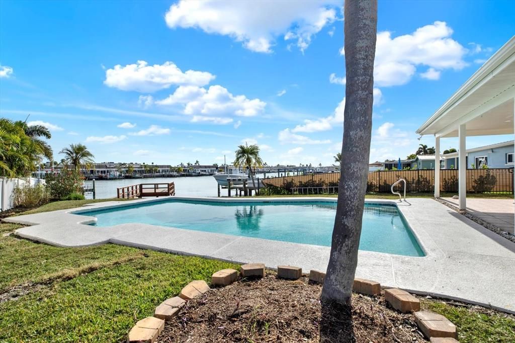 Exterior, Pool, Water