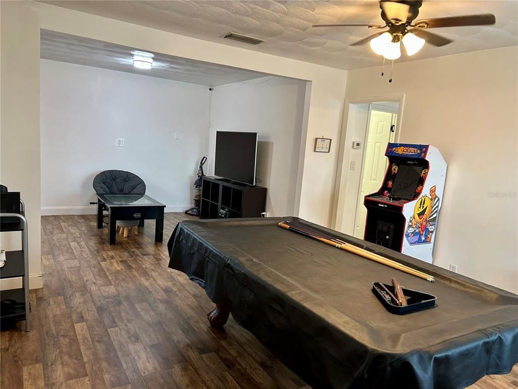 Billiard Table, Game Room, Interior, Wood Texture Flooring