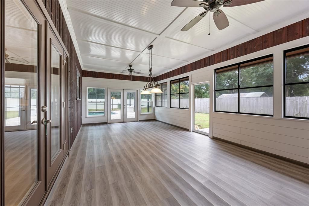 Interior, Pendant Lights, Sun Room, Wood Texture Flooring