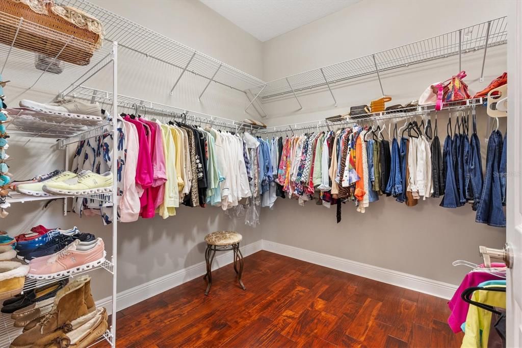 Interior, Walk-in Closets, Wood Texture Flooring