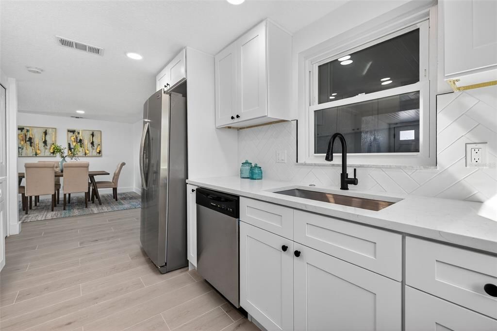 Dining room, Interior, Kitchen, Recessed Lighting, Wood Texture Flooring