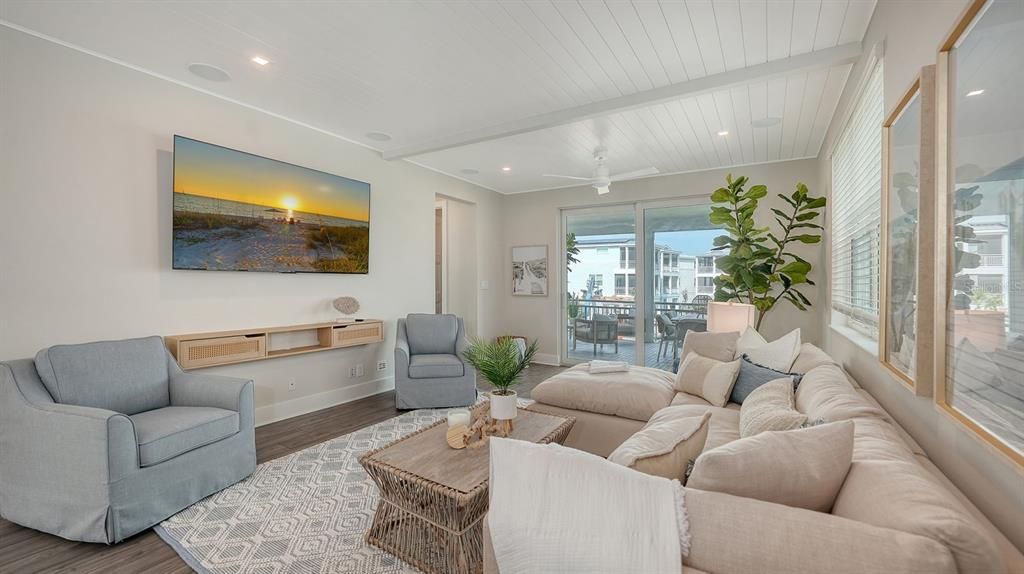 Interior, Living room, Recessed Lighting, Wood Texture Flooring