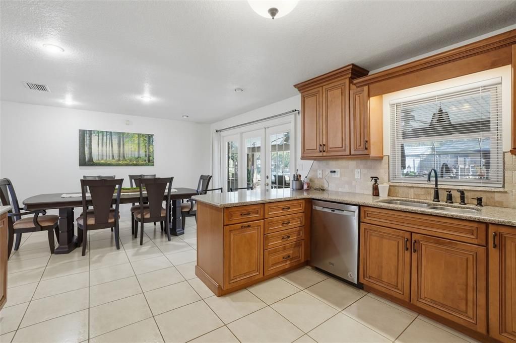 Dining room, Interior, Kitchen, Recessed Lighting