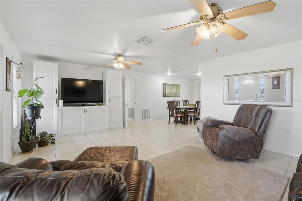Dining room, Interior