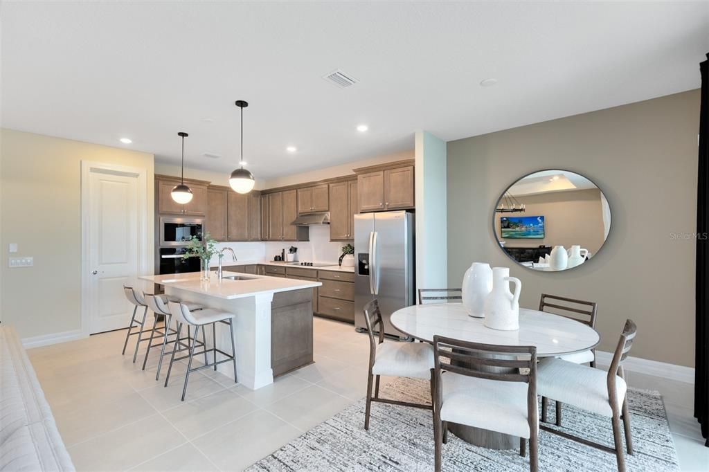 Dining room, Interior, Kitchen, Pendant Lights, Recessed Lighting, Stainless Steel Appliances