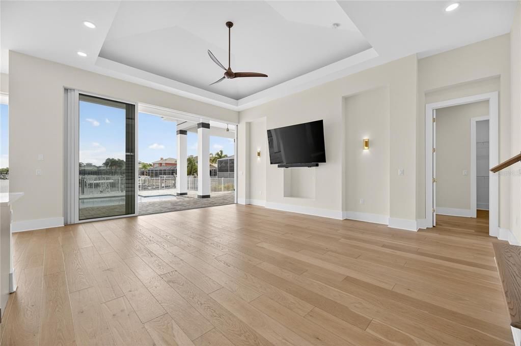 Empty room, Interior, Recessed Lighting, Wood Texture Flooring