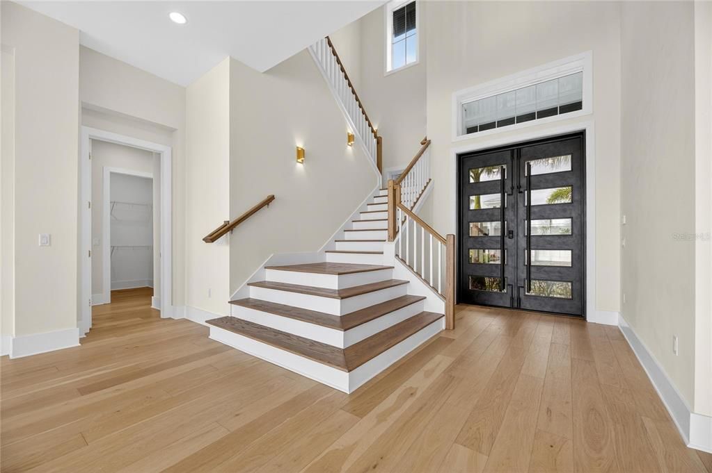 Interior, Recessed Lighting, Wood Texture Flooring